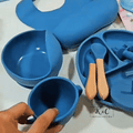 Set de vajilla de silicona para bebé con plato antideslizante y utensilios — video-producto